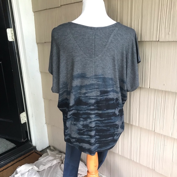 *SIZES ADDED*NWT Enti Clothing blue/grey/black  super soft tee w/tapered sides - Picture 2 of 2